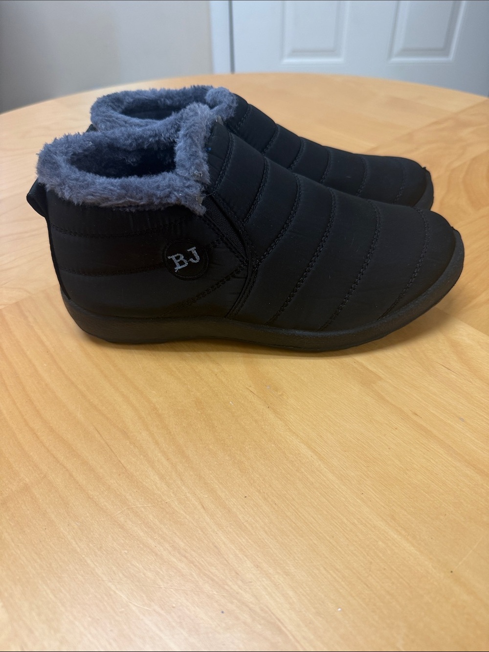 BJ NWOT Black Quilted Water Proof Snow Ankle Booties